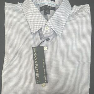 Banana Republic Men’s non iron button down dress shirt